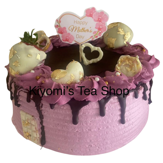 Mama's Sweet Drip Cake